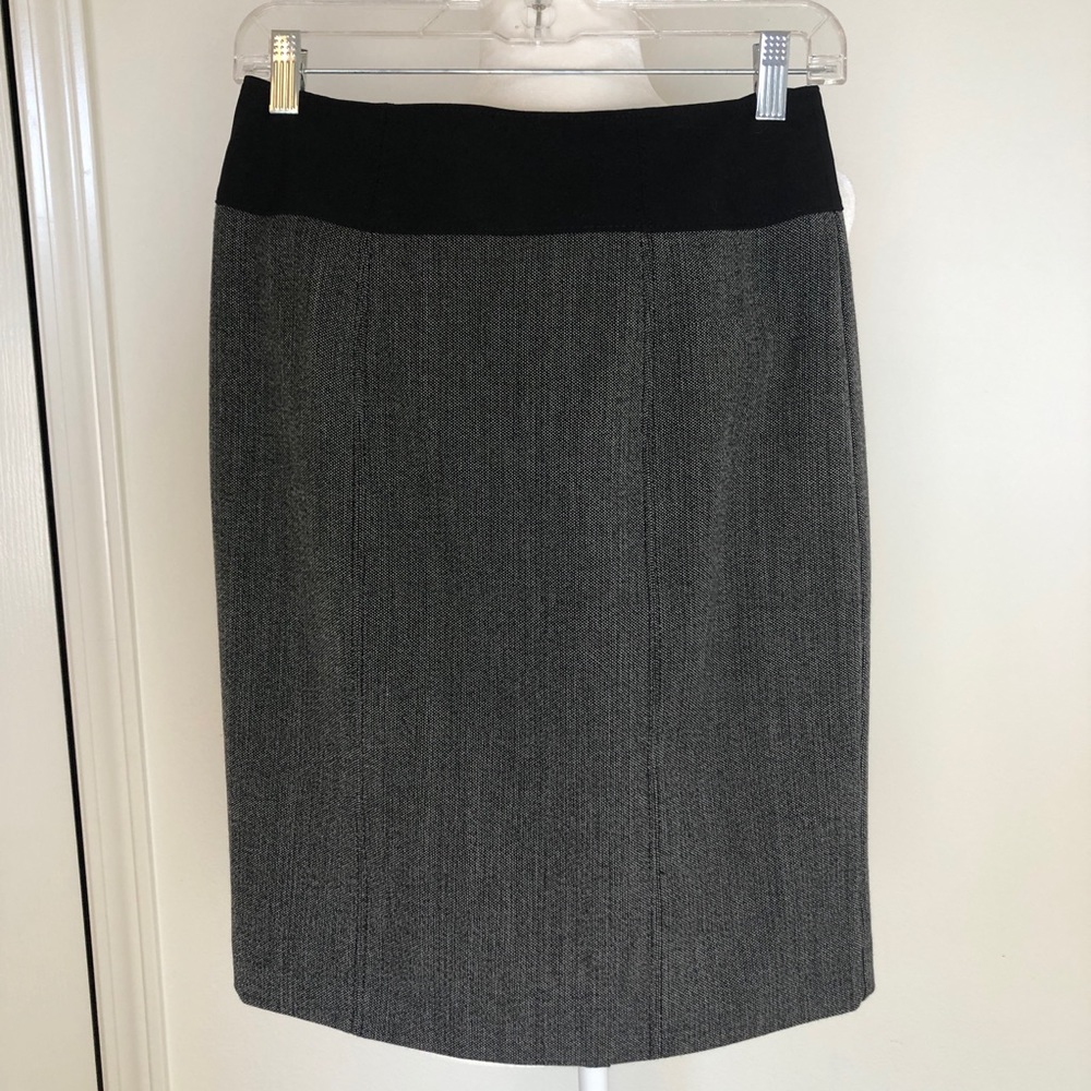 Worthington Black and Gray Skirt. Size 4